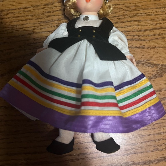 Limited Edition Vintage Madame Alexander Doll Estonia - Picture 8 of 10